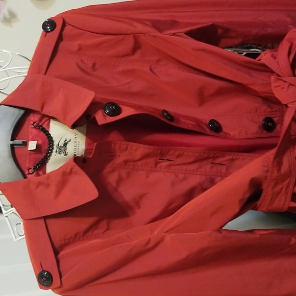 LADY IN RED❣️Gorgeous Iridescent red Burberry short belted jacket - Picture 3 of 12